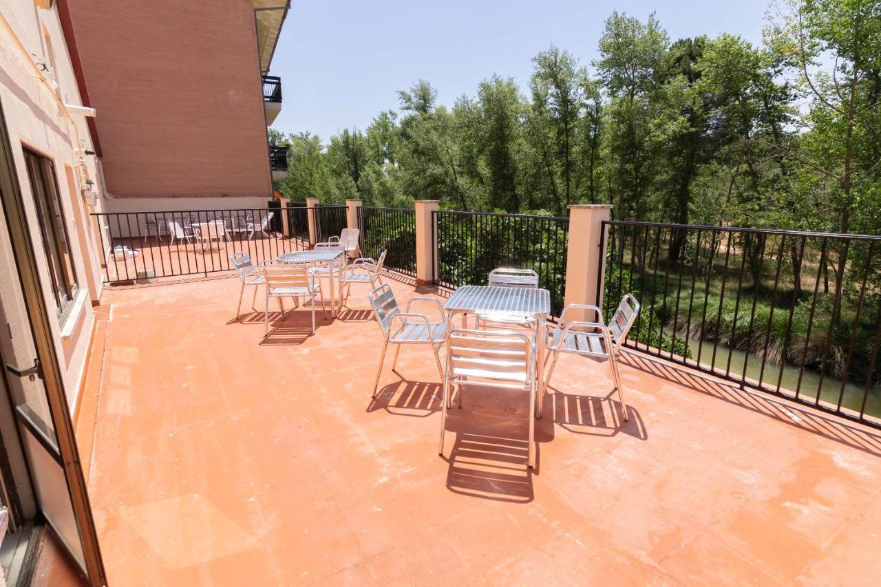 Apartamentos El Balcon Del Duero Сан-Эстебан-де-Гормас Экстерьер фото